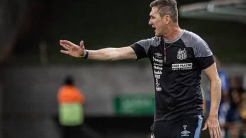 Paulo Turra decide deixar de usar três jogadores; saiba quais - Imagem: reprodução Twitter