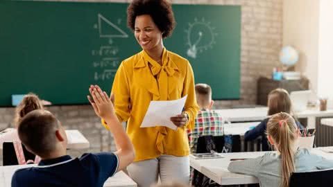 Inscrições para o Prêmio Educador Santista 2023 estão abertas; saiba como fazer - Imagem: reprodução Freepik