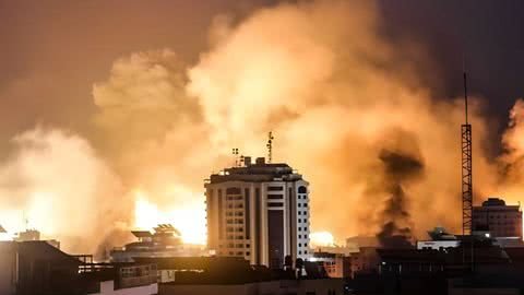 Os bombeiros atingiram o bairro de Sheikh Radwan, na cidade de Gaza - Imagem: Redes sociais