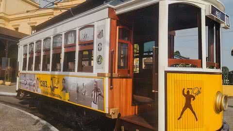 A intenção foi transformar o Bonde Pelé em uma vitrine do próprio museu do jogador - Imagem: Prefeitura de Santos