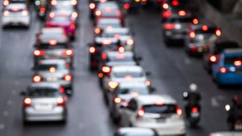 Por conta da neblina, há bloqueio da alça da Anchieta sentido Imigrantes - Imagem: Free Pik