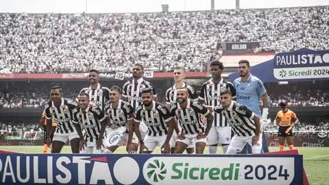 Os onze titulares do Santos na partida contra o São Bernardo, no MorumBIS - Imagem: Twitter/ @SantosFC