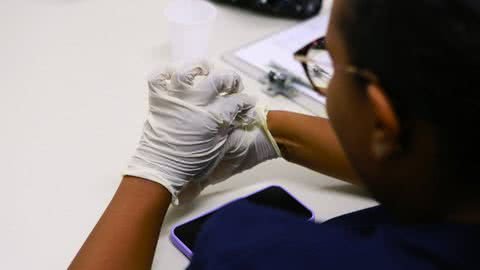 A prefeitura do Guarujá diz que a unidade segue com escala completa de profissionais - Imagem: Prefeitura de Guarujá