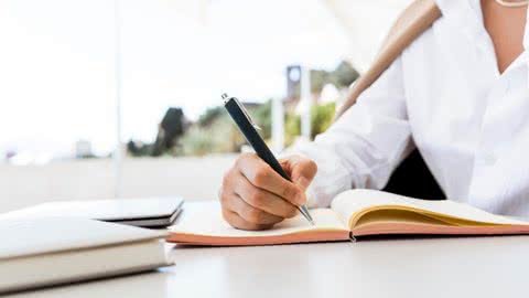 Uma boa redação requer treino e preparo - Imagem: Freepik