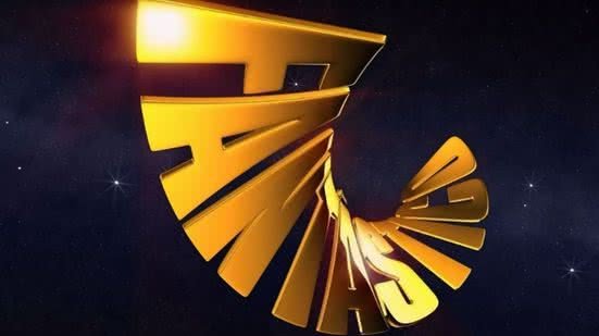 10% de visão precisou se preparar para ministrar palestras. Apenas o fato de aprender a girar o tronco de um lado para o outro, como se estivesse olhando para o público, fez toda a diferença - Imagem: Redes Sociais