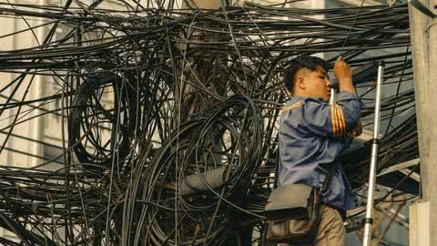 Na capacitação, o aluno aprenderá a interpretar circuitos e diagramas elétricos, planta baixa de instalações elétricas prediais e montagem de infraestrutura básica para instalação - Imagem: Banco de dados