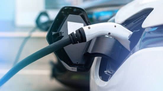 Viagem ao litoral de SP ganhará posto ultrarrápido para carros elétricos; saiba local - Imagem: Reprodução/Freepik