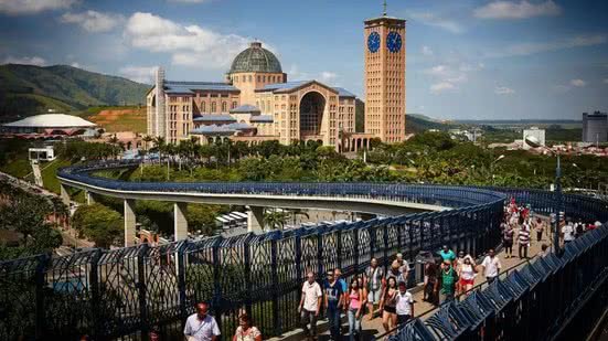 Segurança na Dutra será reforçado para o feriado de Nossa Senhora de Aparecida - Imagem: Reprodução/ Ken Chu/ Setur