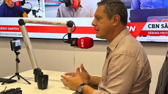 Rogério Santos foi reeleito com 118.562 votos - Imagem: CBN Santos