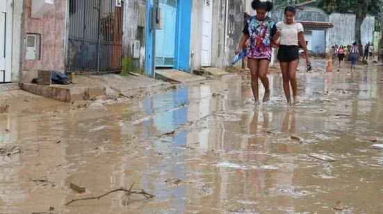 Risco de enchentes e deslizamentos até a véspera de Natal - Imagem: Reprodução / Rovena Rosa / Agência Brasil