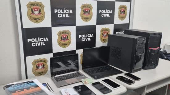 Investigação tem como objetivo desarticular crimes relacionados a fraudes eletrônicas e lavagem de dinheiro - Imagem: Reprodução/ Polícia Civil