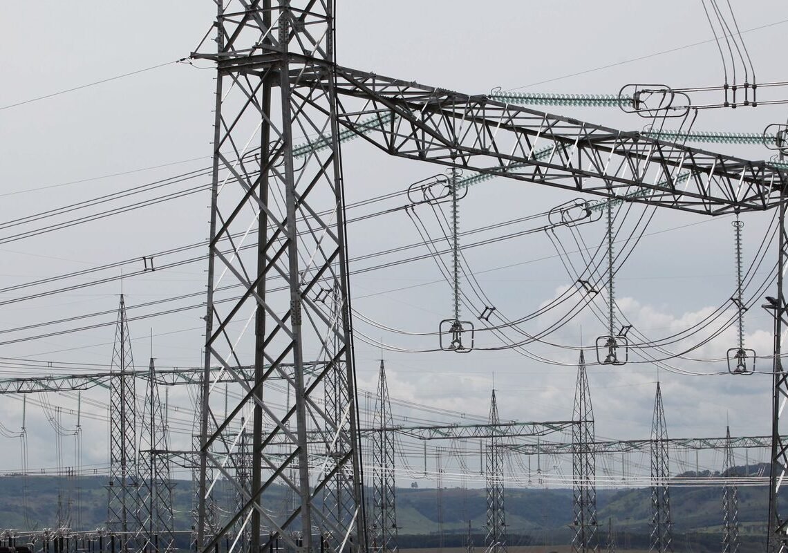 Hitachi anuncia nova fábrica visando data centers e energia renovável