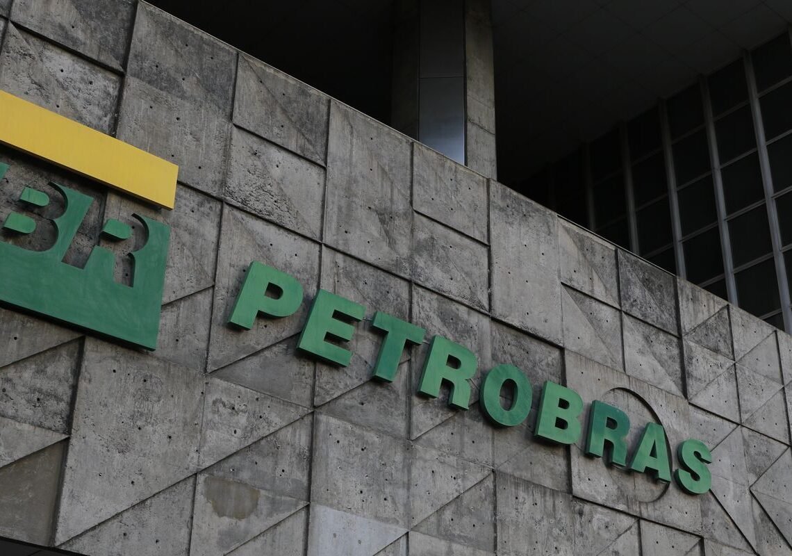 Conselho da Petrobras aprova nome de indicado pelo governo