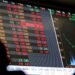 Bolsa sobe 1,04% e fecha no maior nível em quase dois meses