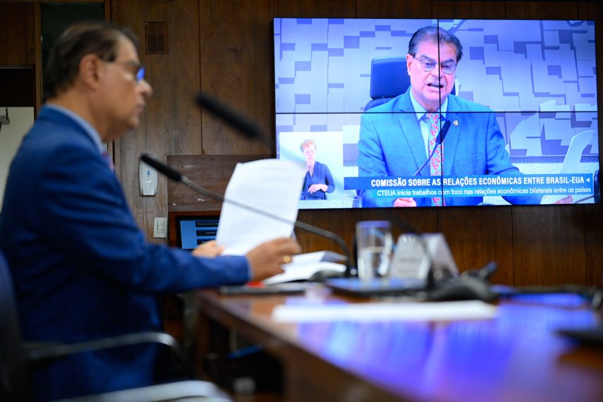 Comissão se reúne para decidir plano de diálogo com EUA — Senado Notícias