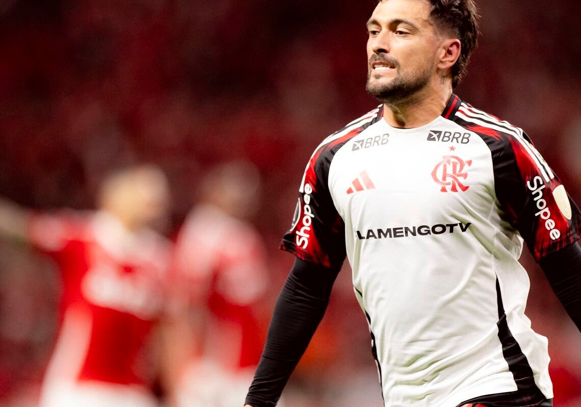 Flamengo volta a derrotar o Internacional e avança na Libertadores