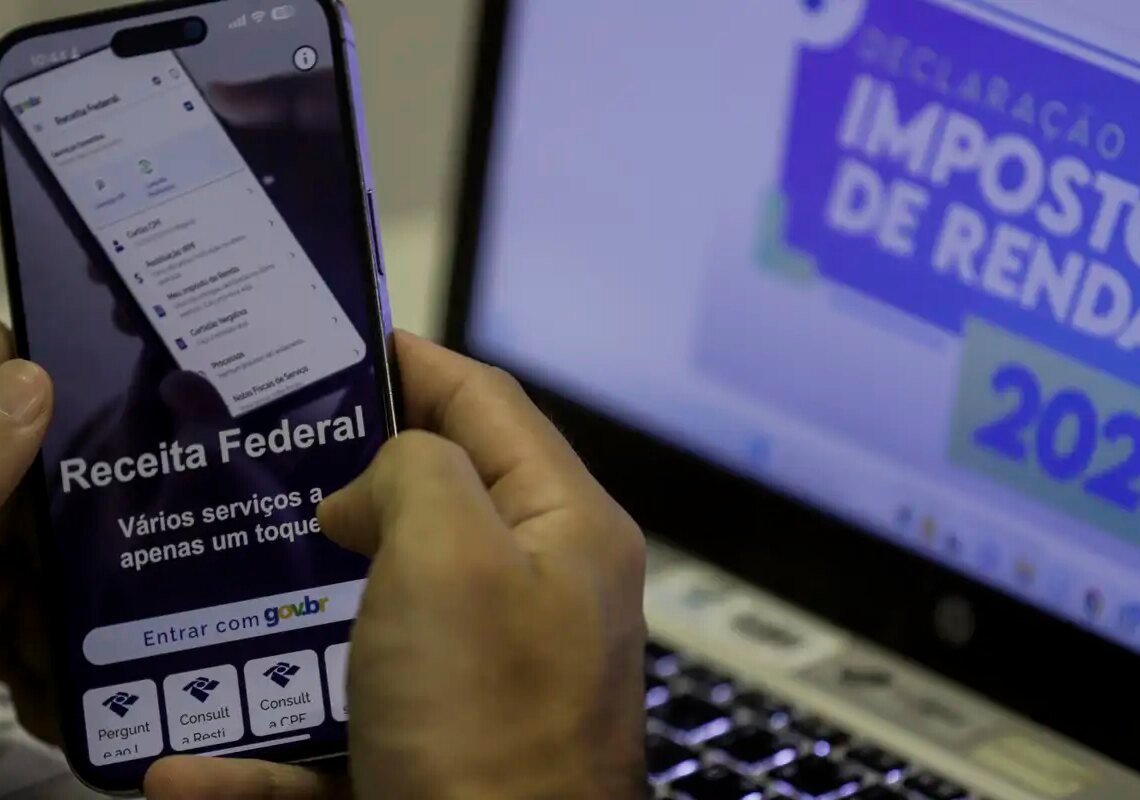 Receita paga nesta sexta-feira quarto lote de restituição do IR