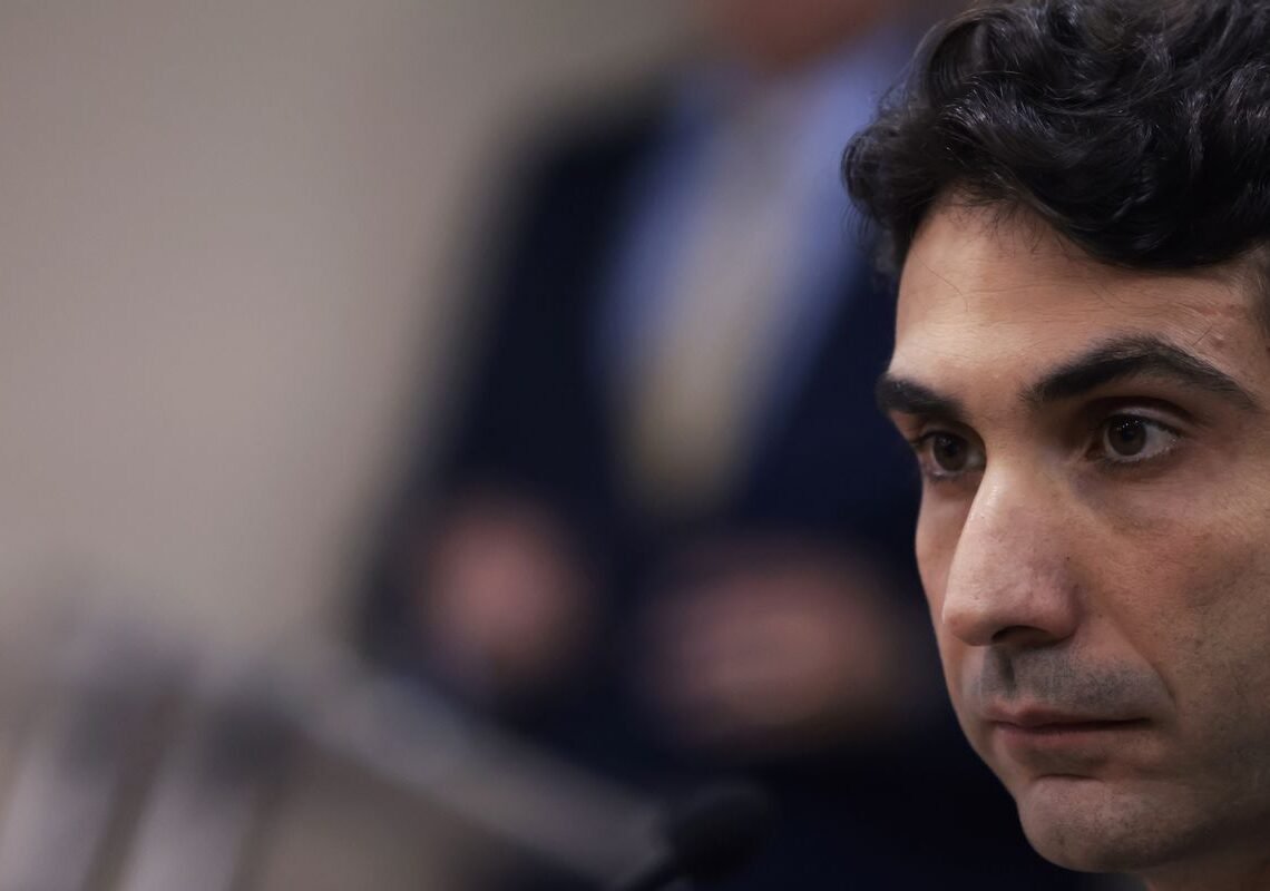 Taxa de juros deve ficar alta por período prolongado, diz Galípolo