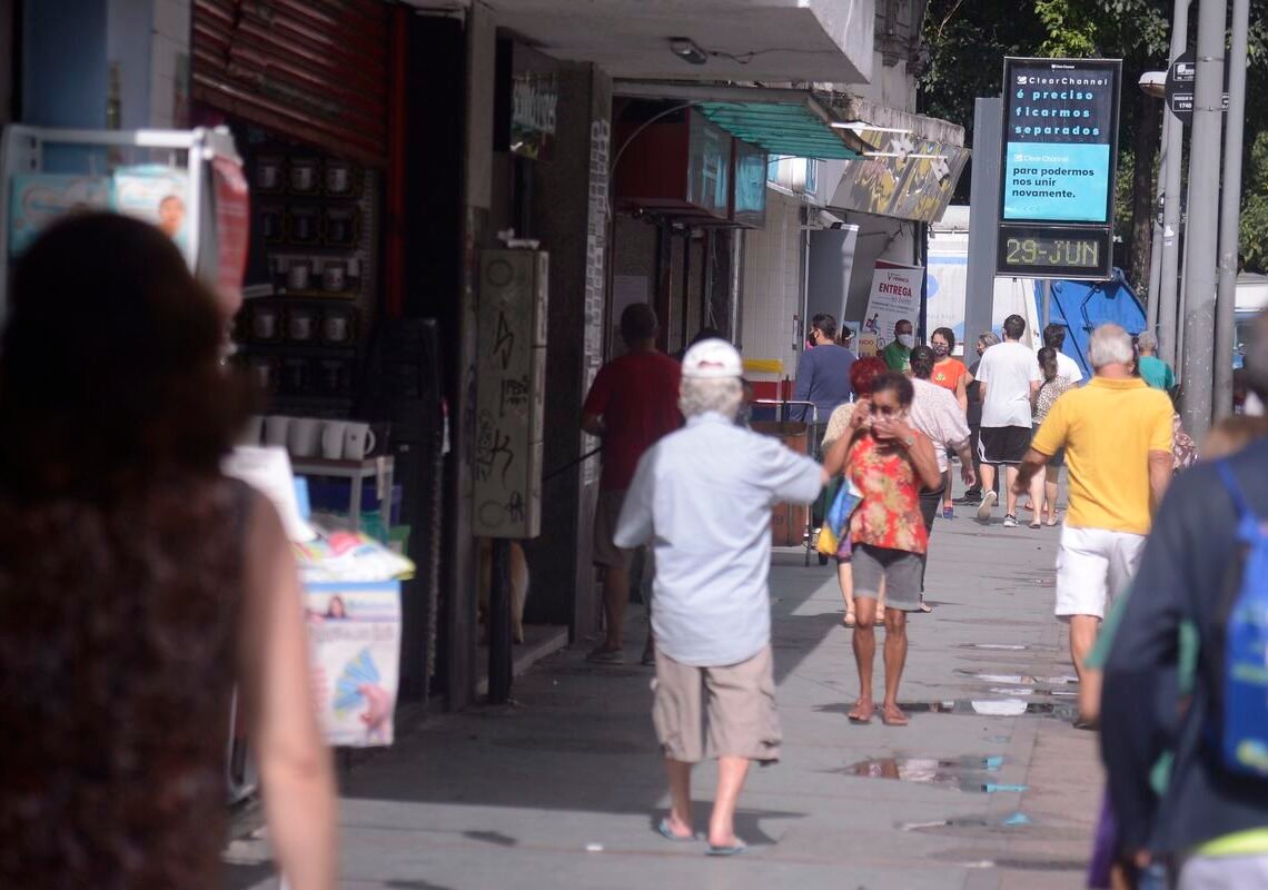 Brasil abre 129,8 mil postos formais de trabalho em julho