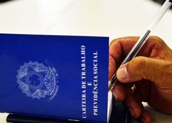 Desemprego recua para 5,6%, a menor taxa desde 2012, mostra IBGE