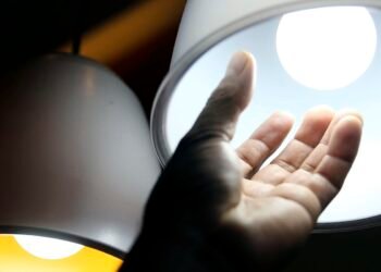 Gratuidade em conta de luz para baixa renda vai à sanção presidencial