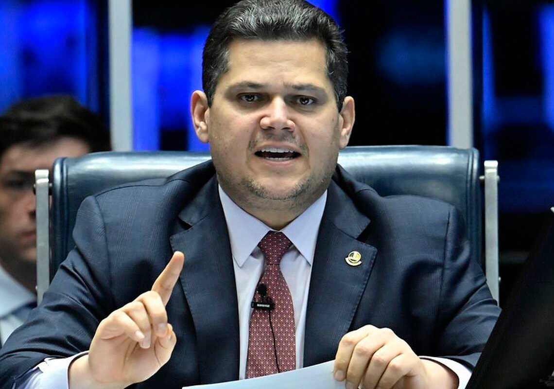 Alcolumbre manda arquivar PEC da Blindagem após rejeição de CCJ