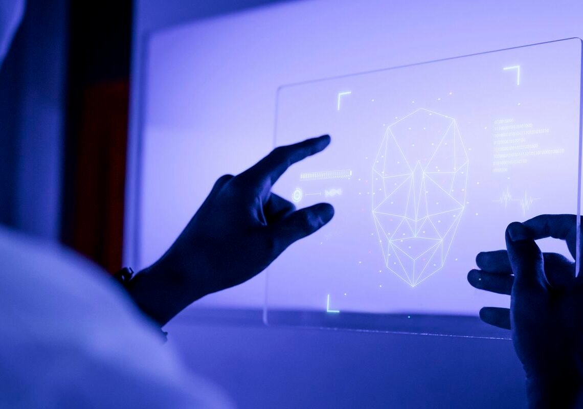 Inteligência artificial ameaça aprendizado da escrita, alerta autor