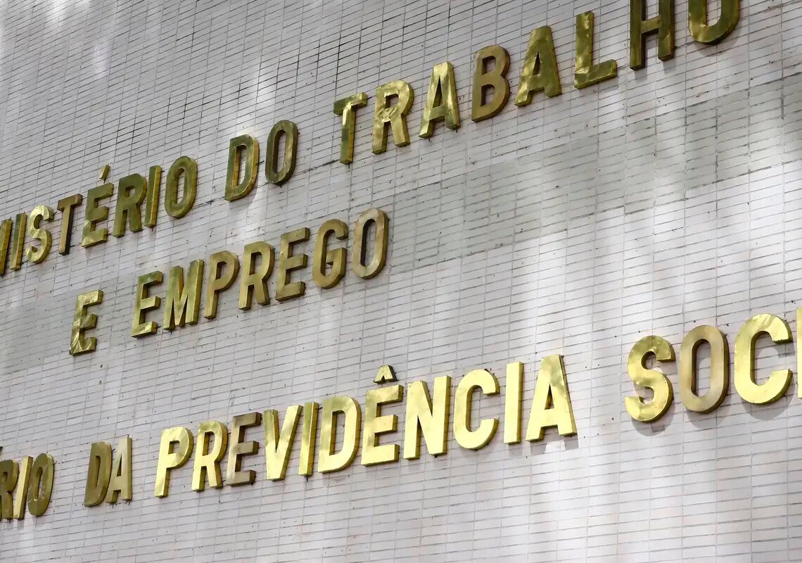Governo notifica patrões sobre atraso do FGTS de empregadas domésticas