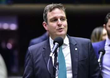 Comissão aprova diretriz para segurança de mulheres e crianças em banheiros públicos – Notícias