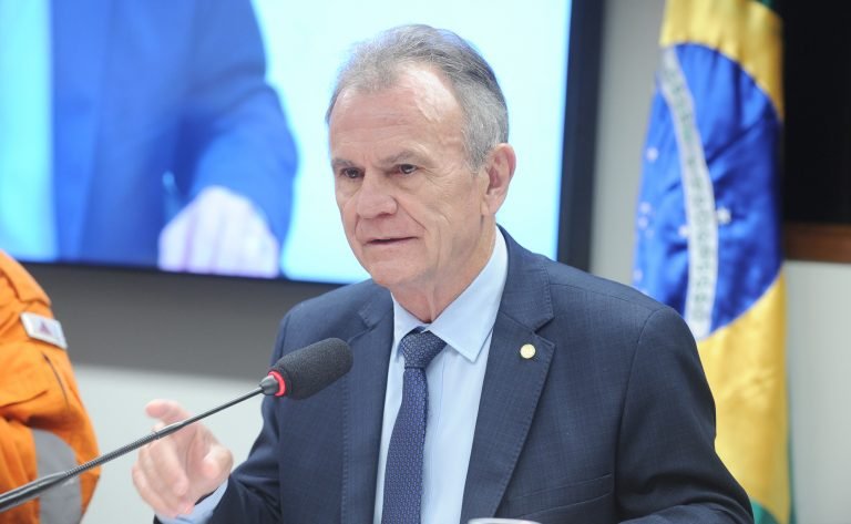 Comissão aprova projeto que prevê, em programa habitacional, apoio a ações sobre cuidados com animais – Notícias