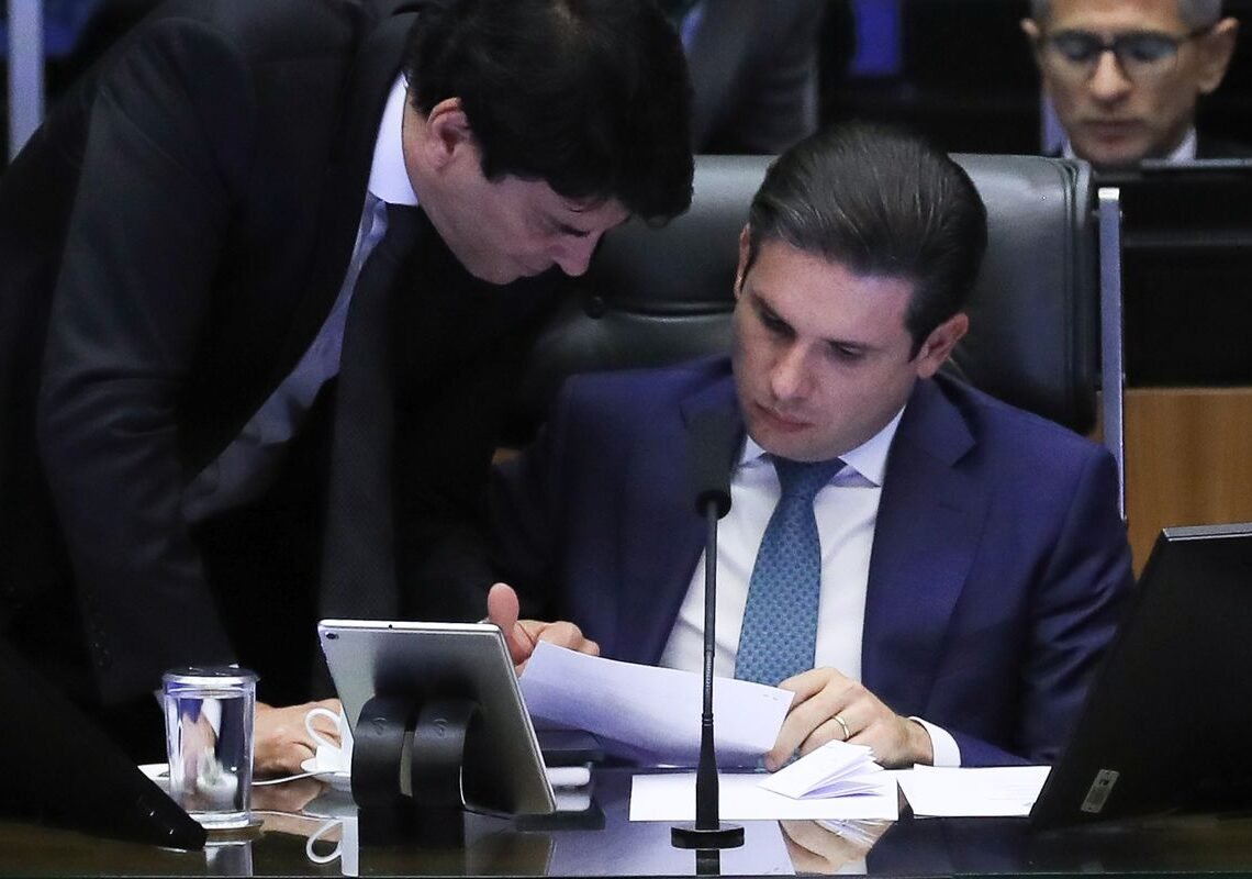 Câmara restabelece voto secreto em PEC da Blindagem