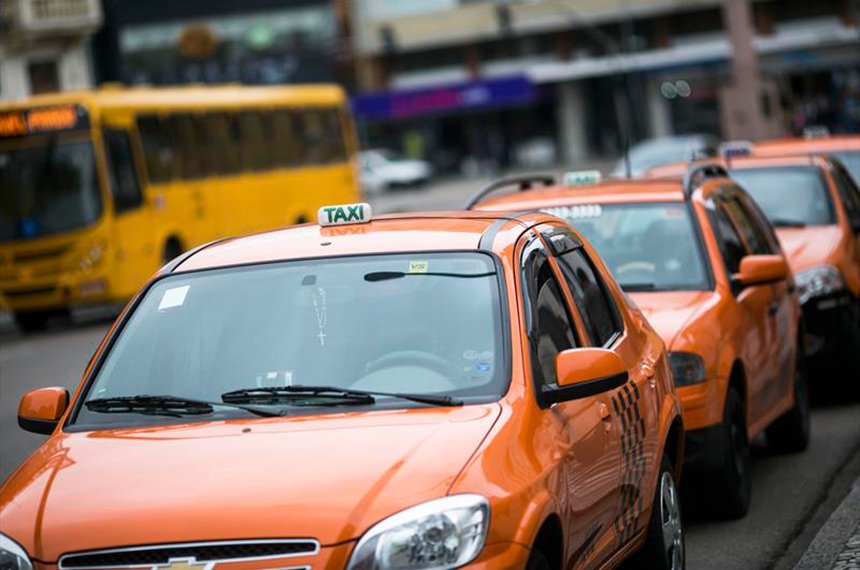 Transferência de licença de taxista está na pauta da CCJ nesta quarta — Senado Notícias