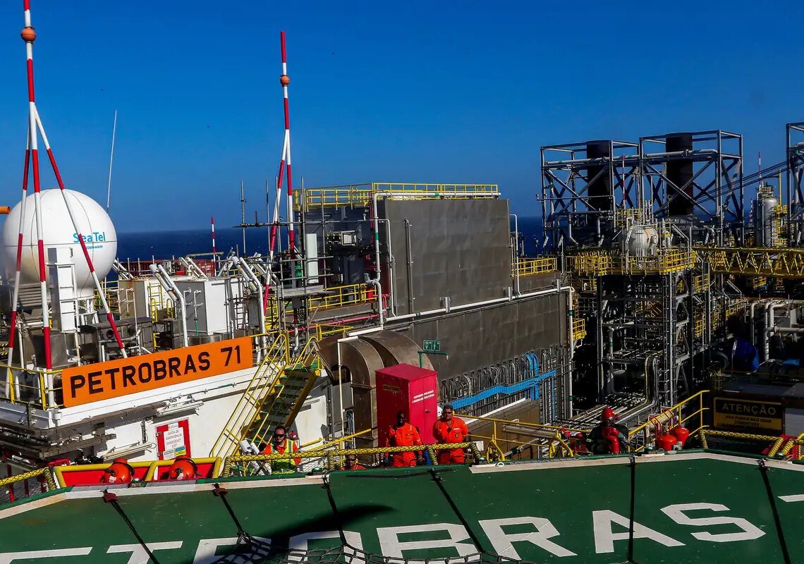 Brasil bate pela 1ª vez marca de 5 milhões de barris de petróleo e gás