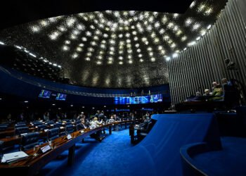 Senado vai comemorar o Dia do Professor na terça-feira — Senado Notícias