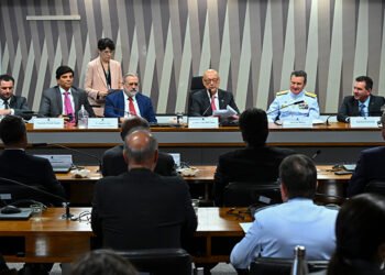 Senado instala Frente Parlamentar da Economia do Mar