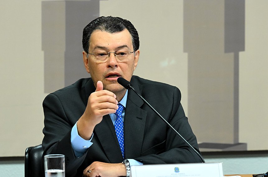 Comissão vota na terça MP que limita custos da energia ao consumidor — Senado Notícias