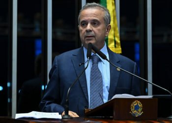 situação dos Correios demonstra má gestão do governo com as estatais — Senado Notícias