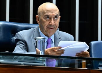 Ao comentar reportagem, Confúcio Moura defende prioridade para educação — Senado Notícias