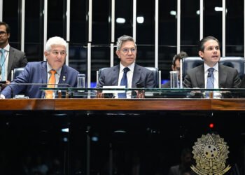 Congresso celebra 100 anos da GM e destaca potencial industrial do país — Senado Notícias