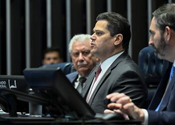 Congresso vota na quinta autorização permanente para reduzir IR — Senado Notícias