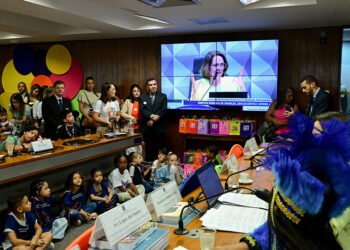 No Mês da Criança, CDH ouve demandas por direito de brincar, vacinas e proteção — Senado Notícias