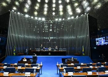 Isenção da taxa de verificação de taxímetros vai a sanção — Senado Notícias