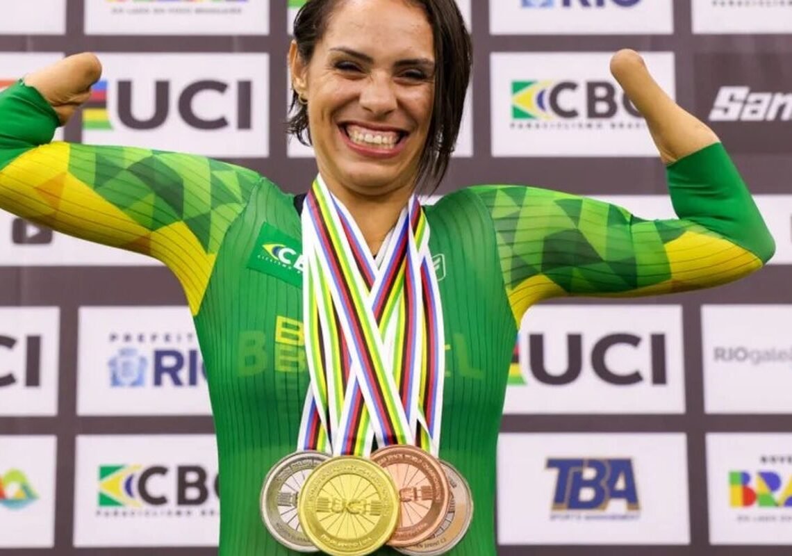 Sabrina Custódia conquista prata e fecha Mundial com quatro medalhas