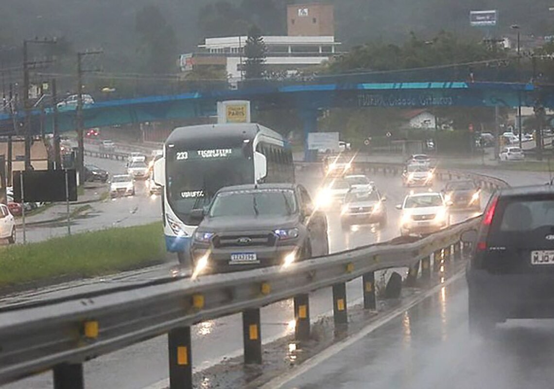 Lote 5 de rodovias do Paraná é leiloado