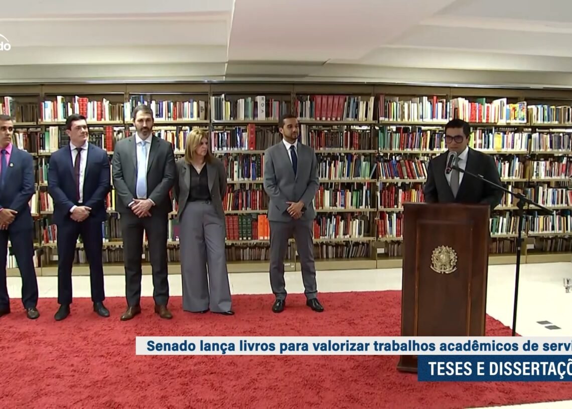 Senado lança coleção de livros com teses e dissertações de servidores — Senado Notícias