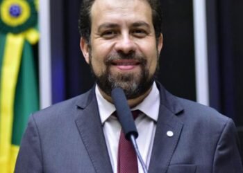 Boulos diz que colocará governo na rua, ouvindo demandas populares