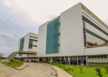 Hospital universitário do Amapá deve ter nome de Dr. Papaléo Paes, aprova CE — Senado Notícias