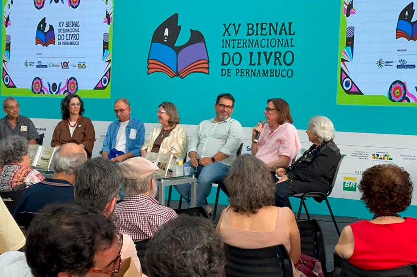 Livraria do Senado vendeu 7,8 mil livros na Bienal do Livro de Pernambuco — Senado Notícias