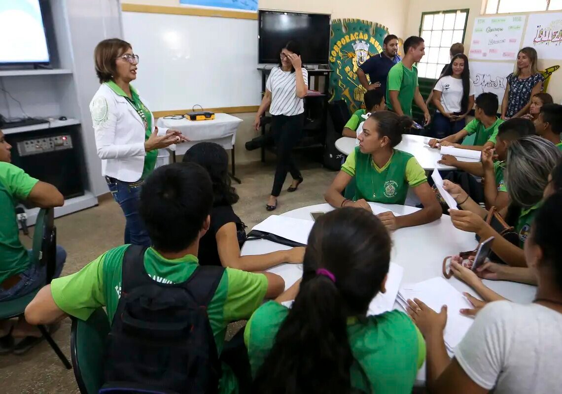 Liminar mantém presença de professores em salas de leitura de SP