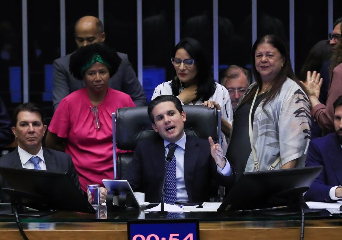 Câmara aprova regras para julgamentos do STF e envia texto ao Senado